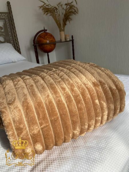 "Shar Pei" throw blanket, warm beige, velour, euro size