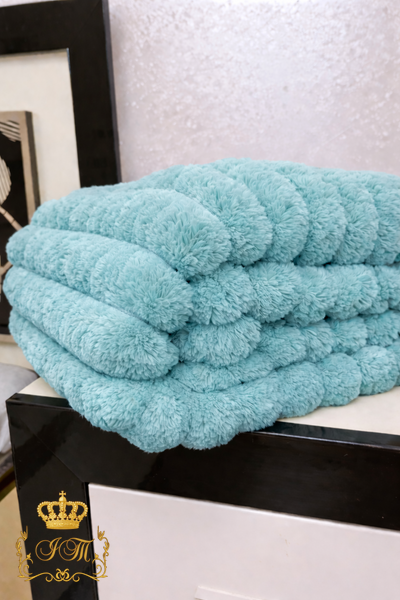 copy_"Shar Pei" throw blanket, mint blue, velour, euro size