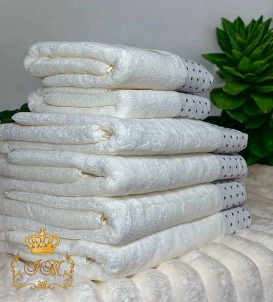 Polka Dot Bath Towel 70&times;140 cm &ndash; White terry, China