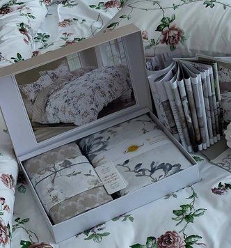LG-11 Laura Grand Bed Linen, Satin, Euro Size
