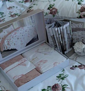 LG-11 Laura Grand Bed Linen, Satin, Euro Size