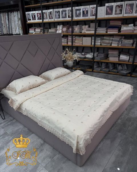 &ldquo;Dima&rdquo; Bedding Set with Quilt and Lace, Satin, Euro Size