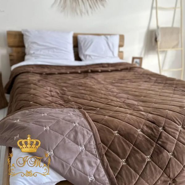 Chanel Velour Chocolate Bedspread &ndash; Elegant King Size Comfort