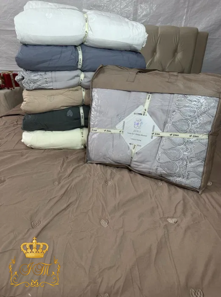 &ldquo;Dima&rdquo; Bedding Set with Quilt and Lace, Satin, Euro Size
