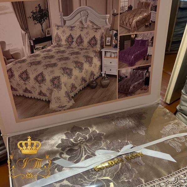 Golden Rose Jacquard Bedspread, King Size